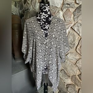 Kirra Black & White Swimsuit Coverup L